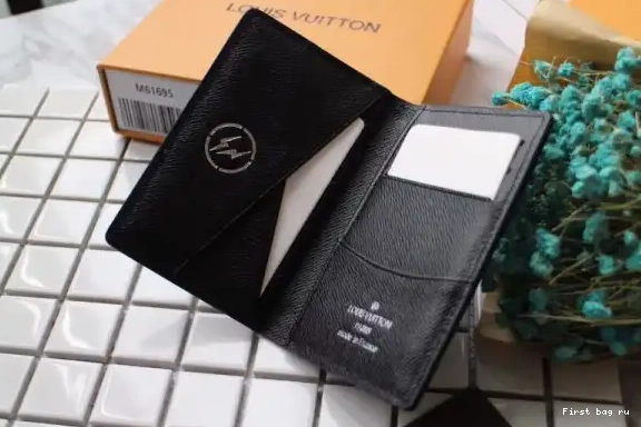 First bag ru Vuitton POCKET ORGANIZER Louis 0610